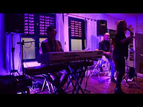 Maryka Acoustic Trio Mix live