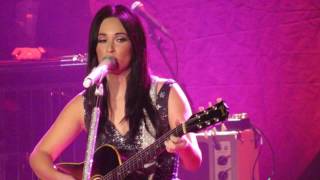 Kacey Musgraves - Burn One with John Prine 12/31/16 { Grand Ole Opry New Years Eve}