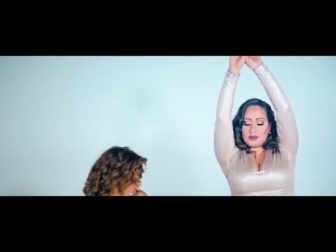 Oli ft Raphy Motiff - Ella Se Goza - Video Preview 2016