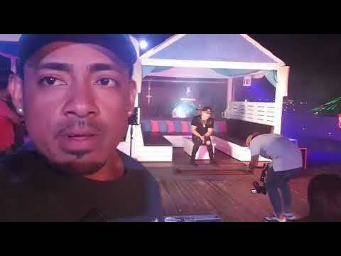 Comerte a besos..  Detras de cámara con Yelsid la voz  y Claudia Mena