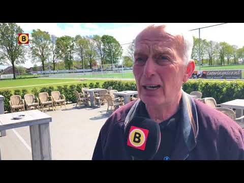 Rien van Weert was in 1975 keeper bij Hoeven.