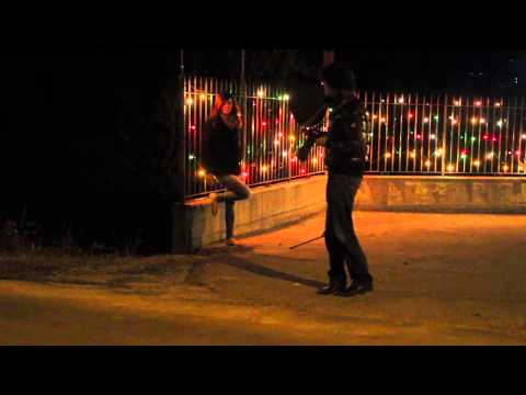 Dietro le tendine #3 - Un ritratto con bokeh