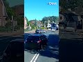Van je collega-weggebruiker moet je 't maar hebben.. | RTV Oost