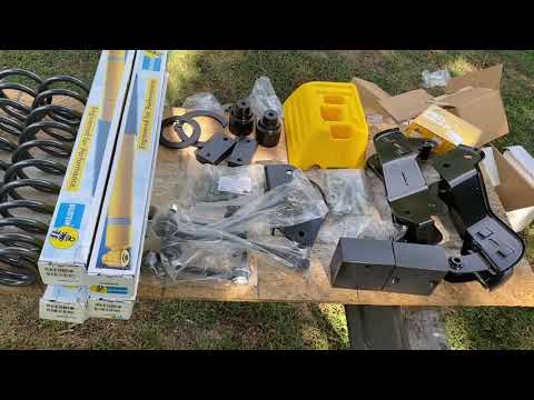 Raising the Bar : Step-by-Step Guide to installing an AEV 2.5 Dual Sport Lift on Your Jeep
