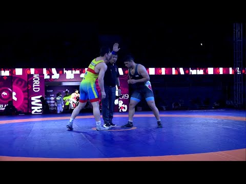Round 1 GR - 97 kg: O. SYRLYBAY (KAZ) v. H. ARYANEZHAD (IRI)