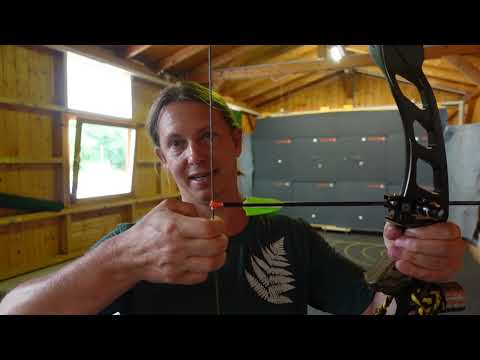 Grundtechnik Bogenschießen (4) Der Griff in die Sehne. So werden die Finger auf der Sehne platziert