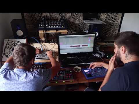 Live Acid-Tekno / Tribe ( Korg Electribe 2 / Korg EMX / TB-03 / Futur Retro Revolution )