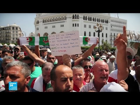 الجزائريون يصرون على مطلب "مدنية الدولة" في الجمعة 23 من الحراك