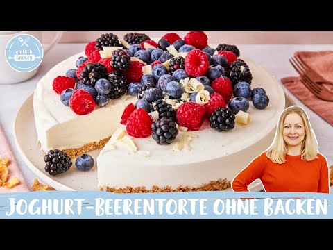 Joghurt-Beerentorte ohne Backen | Sommertorte 🌞 | Mit Schokoladen-Cornflakesboden | Einfach Backen