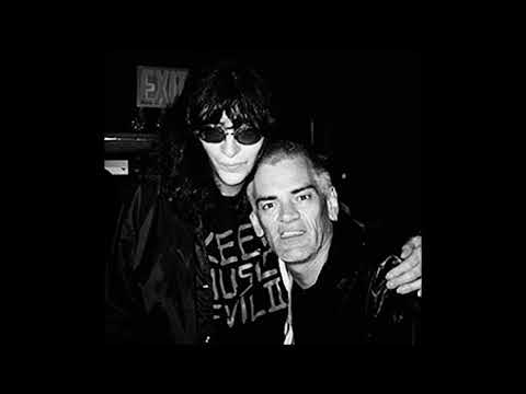 Dee Dee Ramone feat Joey Ramone - I am Seeing U.F.O'S