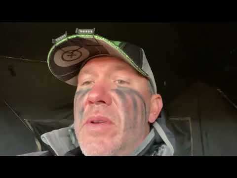 Whitetail bowhunting Action with John Dudley