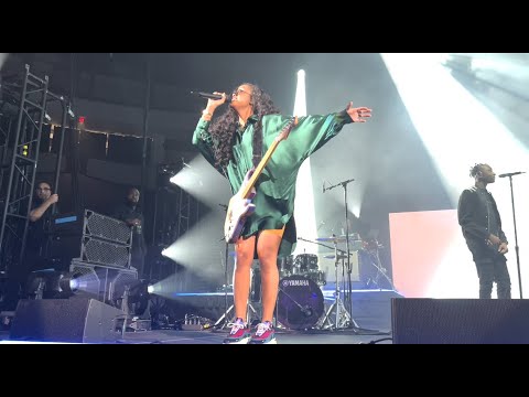 H.E.R. - Hard Place (Live at Agganis Arena, Boston, MA [10.19.2021]) *FRONT ROW!*
