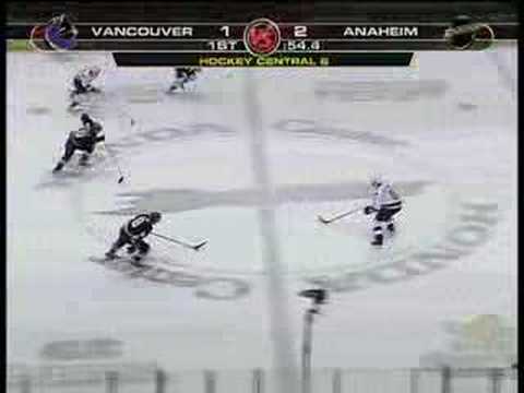 Canucks@Ducks 4/25/07 Game#1