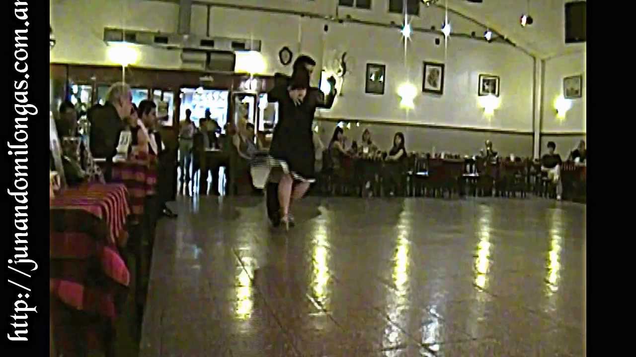 AYELEN QUIROGA Y KLEBER QUEIROZ en La Baldosa 01