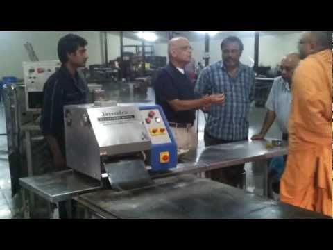 Working process of paratha making machine