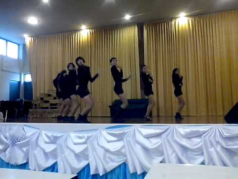 AOA cover dance at Wattanothaipayap