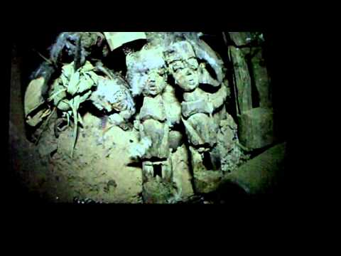 Im Land der LOBI, eine in Burkina Faso, der Elfenbeinküste und Ghana beheimatete Ethnie