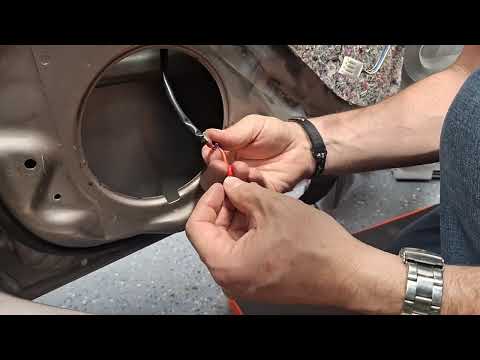 Toyota Corolla 1999 front speaker swap