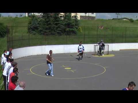 Hokejbal Bukovinka - Sharks 6.6.2010.mpg