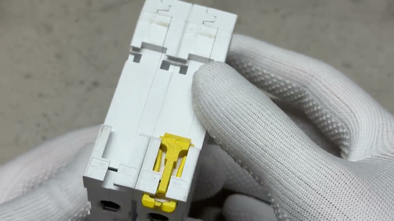 Автоматичний вимикач 2P 6А С Resi9 Schneider Electric R9F12206