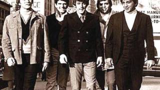 TOMMY JAMES & SHONDELLS-"IT'S ONLY LOVE"(LYRICS)