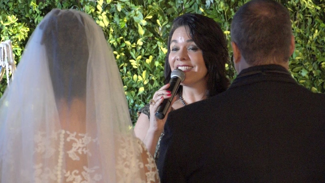 Flavia Fernandes Celebrante de Casamentos