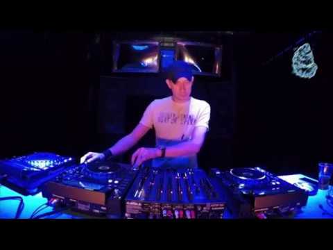 The Blue Oyster: Zaix / 24.06 / 19 - 20