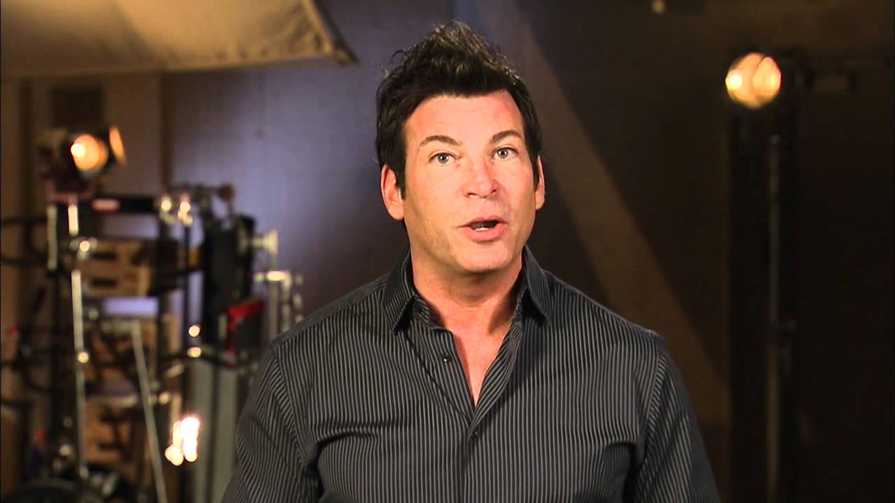 Tutera's Tips: Writing Your Vows