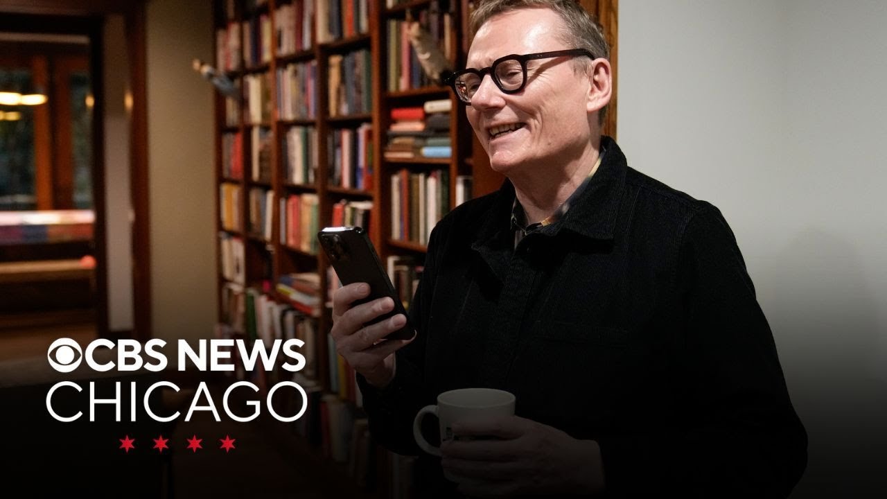 UChicago professor James Robinson shares Nobel economics prize with two longtime friends