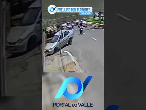 O motociclista também sofre no trânsito. Vejam esse acidente na Avenida Bernardo Sayão, na baixada