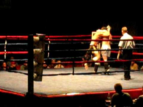 Muay Thai Mayhem 3 Larry alberts round 1