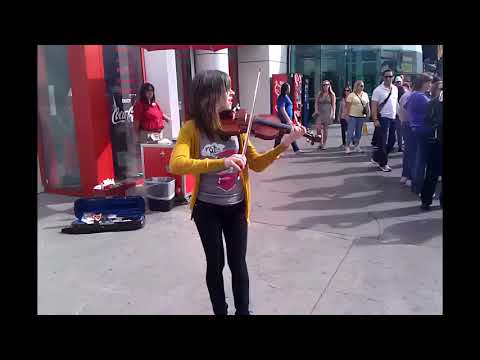 Lindsey Stirling - Right Round / Street Performance