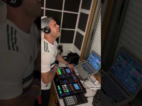 Remezclando en afro latin house a Carlos vives vs Black Coffee vs Aaron Sevilla vs Sebastian Rivero