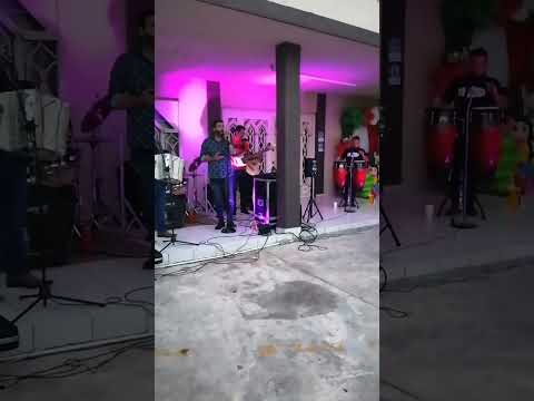 En Vivo Estoy aqui  Grupo Digno