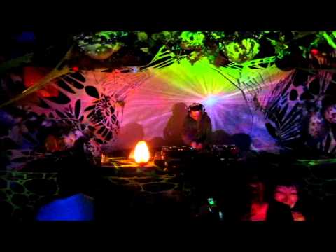 Mizuki a.k.a Scaltinof (Savage Scream/Mental Sauce/Phreex Networx) dj at. Twist Edge presents