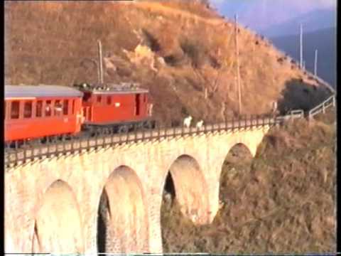 Furka Oberalp Bahn mit tierischem Hinderniss 1986
