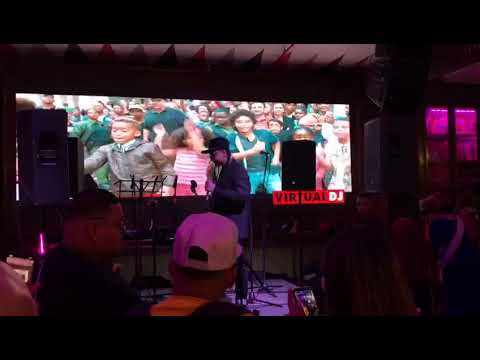 Cantando "La Nota" en los premios los mejores del 2019