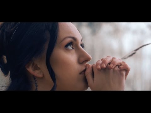 Carrie Kirsten - Irreplaceable (official music video)