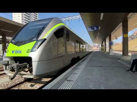 La Chaux-de-Fonds: arrivée du IR66 pour Neuchâtel et Berne.