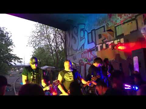 Massgrav live @ 1610 Tunnelfesten Ringön, Göteborg