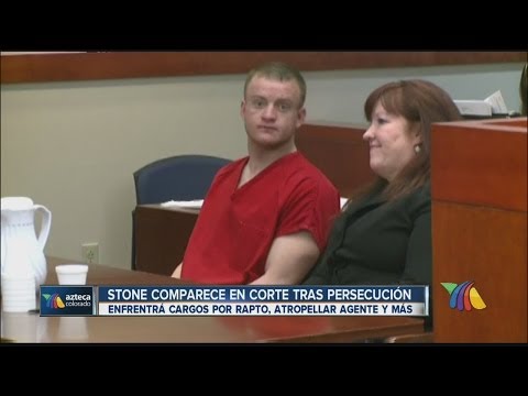 Stone comparece en corte tras persecución 031414