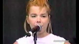 Bjork - Human Behaviour (tibetan freedom concert)