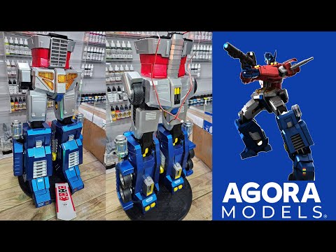 Agora Models Build the G1 Optimus Prime Transformer - Pack 11