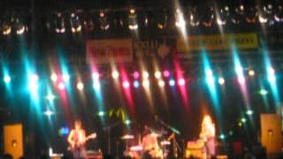 Sleater-Kinney - Not What You Want, pt 2 (Sunset Junction, day 2, 8-25-02)