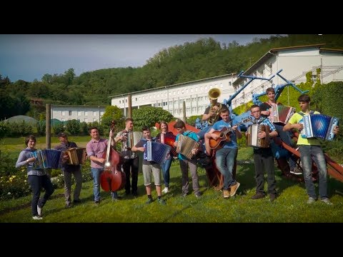 HARMONIKARJI A. PLESNIČARJA IN G.D. HRAM - Marica (Uradni video)