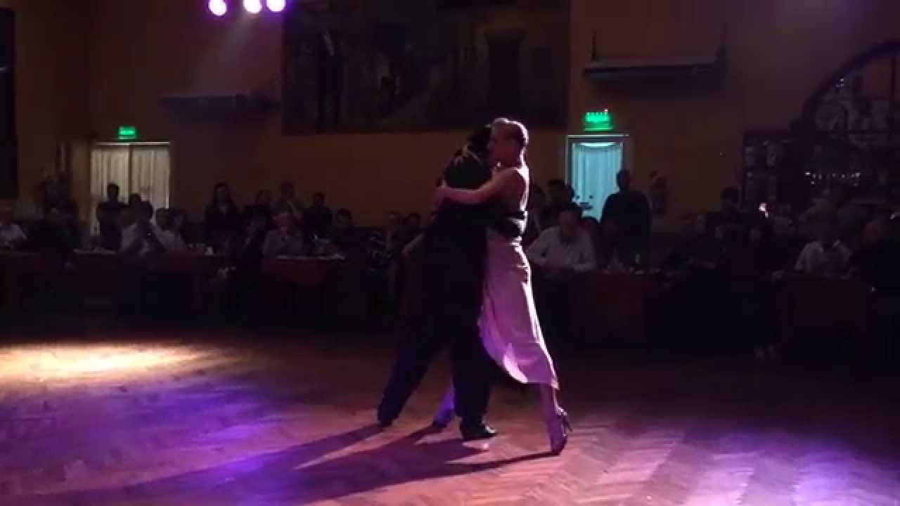 Cristian Miño y Michaela Böttiger Maron y Azul