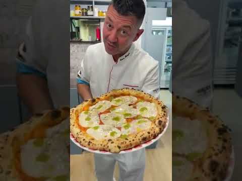 Ricetta pizza provola e pepe con pomodori del piennolo per i pizzaioli emigrati di Errico Porzio