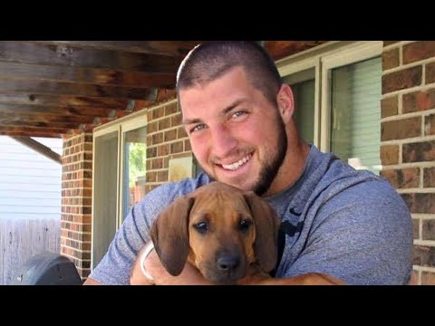 Tim Tebow is Sobbing While Feeding His Dog For The Last Time