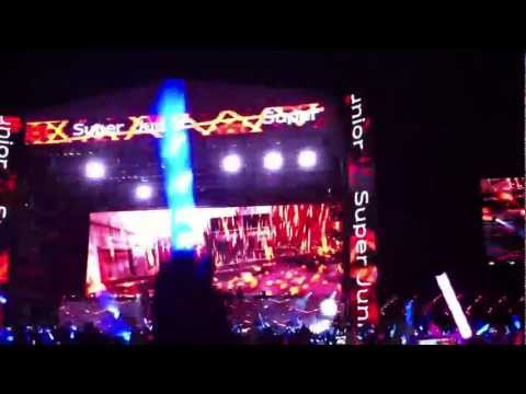 [Fancam] 120609 SMTOWN Taiwan: Bonamana - Super Junior