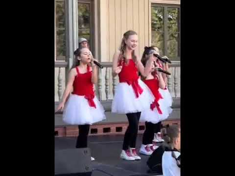 Studija Tiks LIUCIJA - ESU TOKIA (LIVE) cover  Laumės juosta 2025